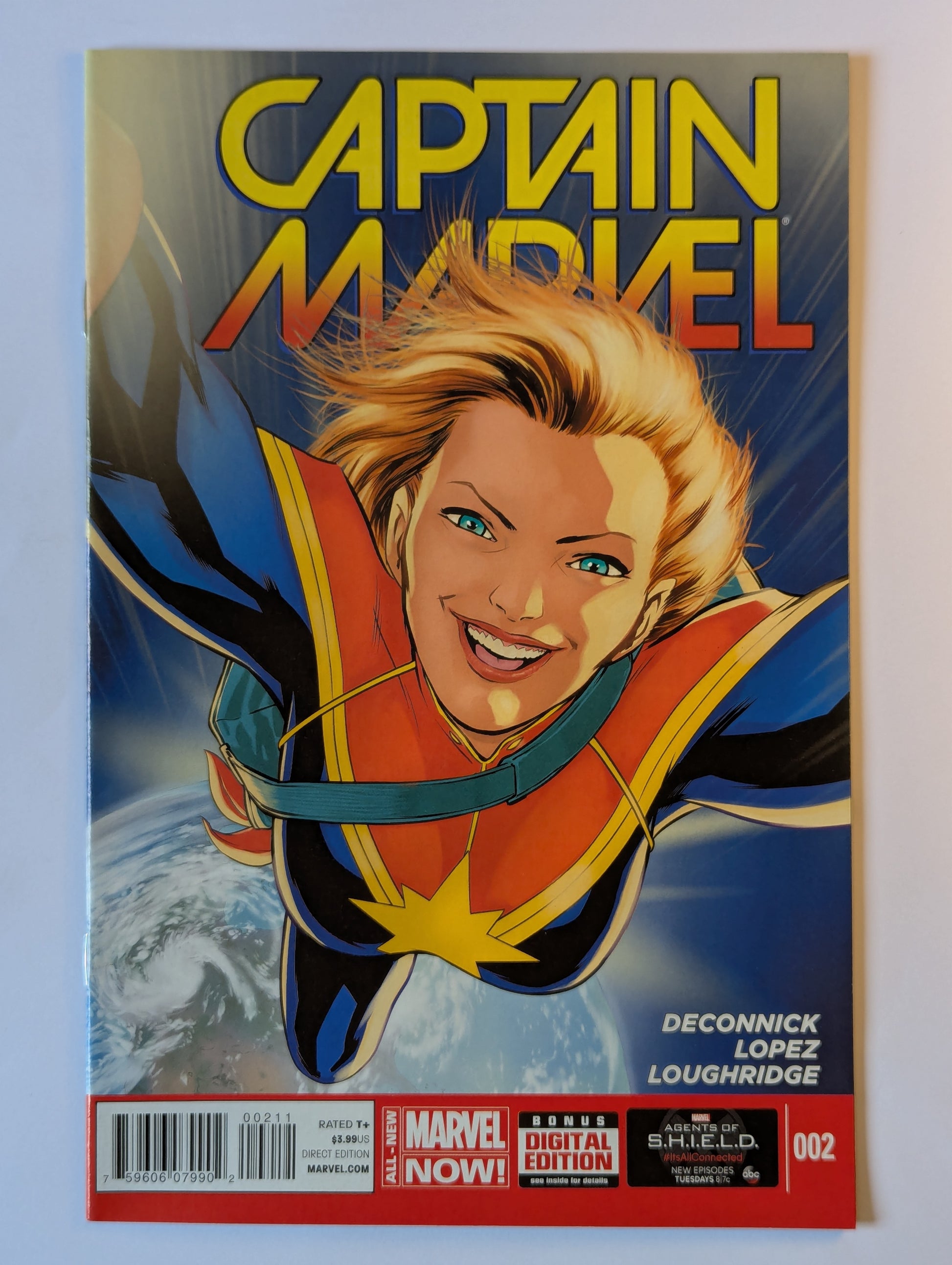 Captain Marvel #2 Marvel Comic Book