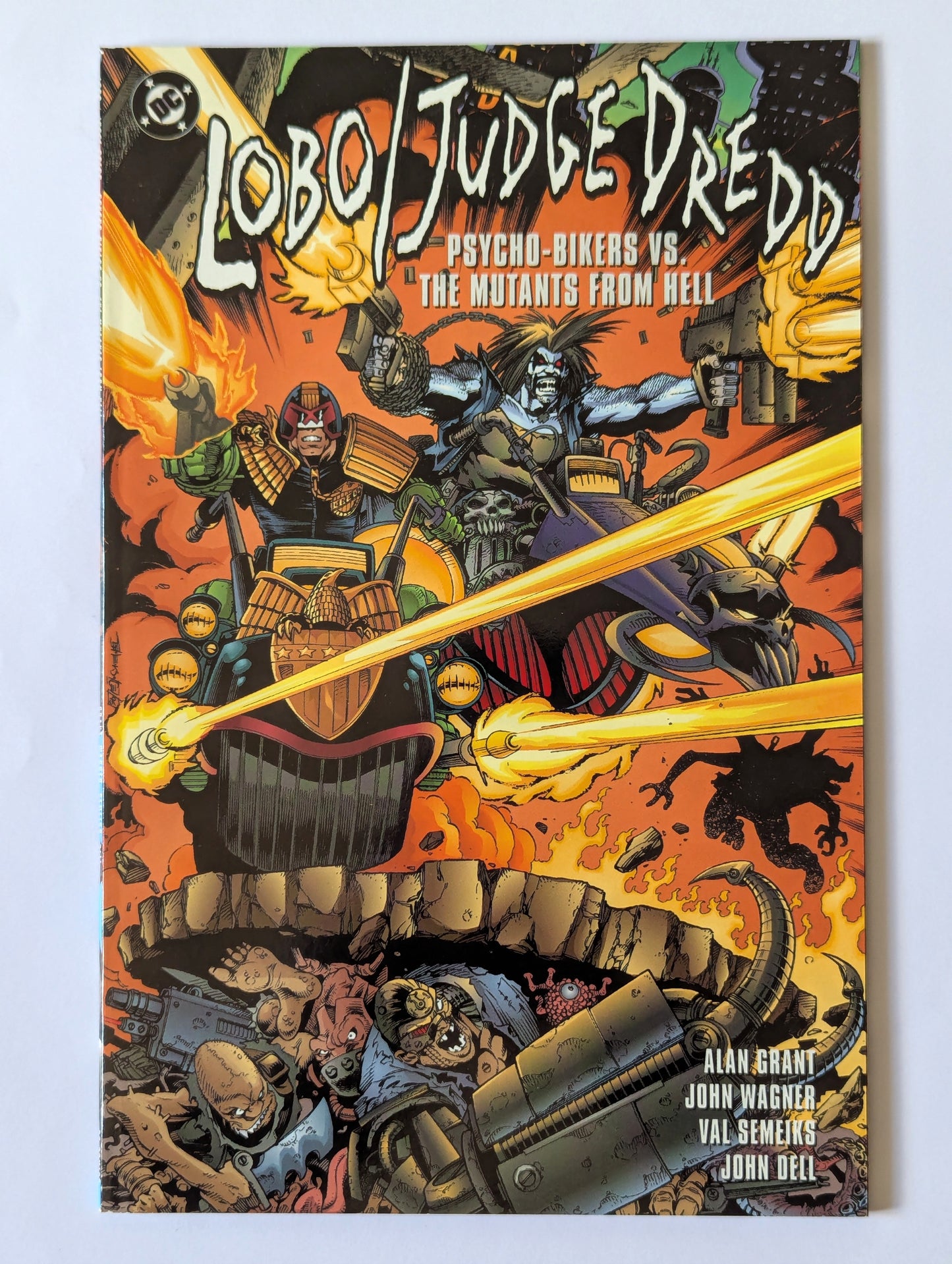 Lobo Judge Dredd Psycho Bikers vs The Mutants From Hell DC Comic Book