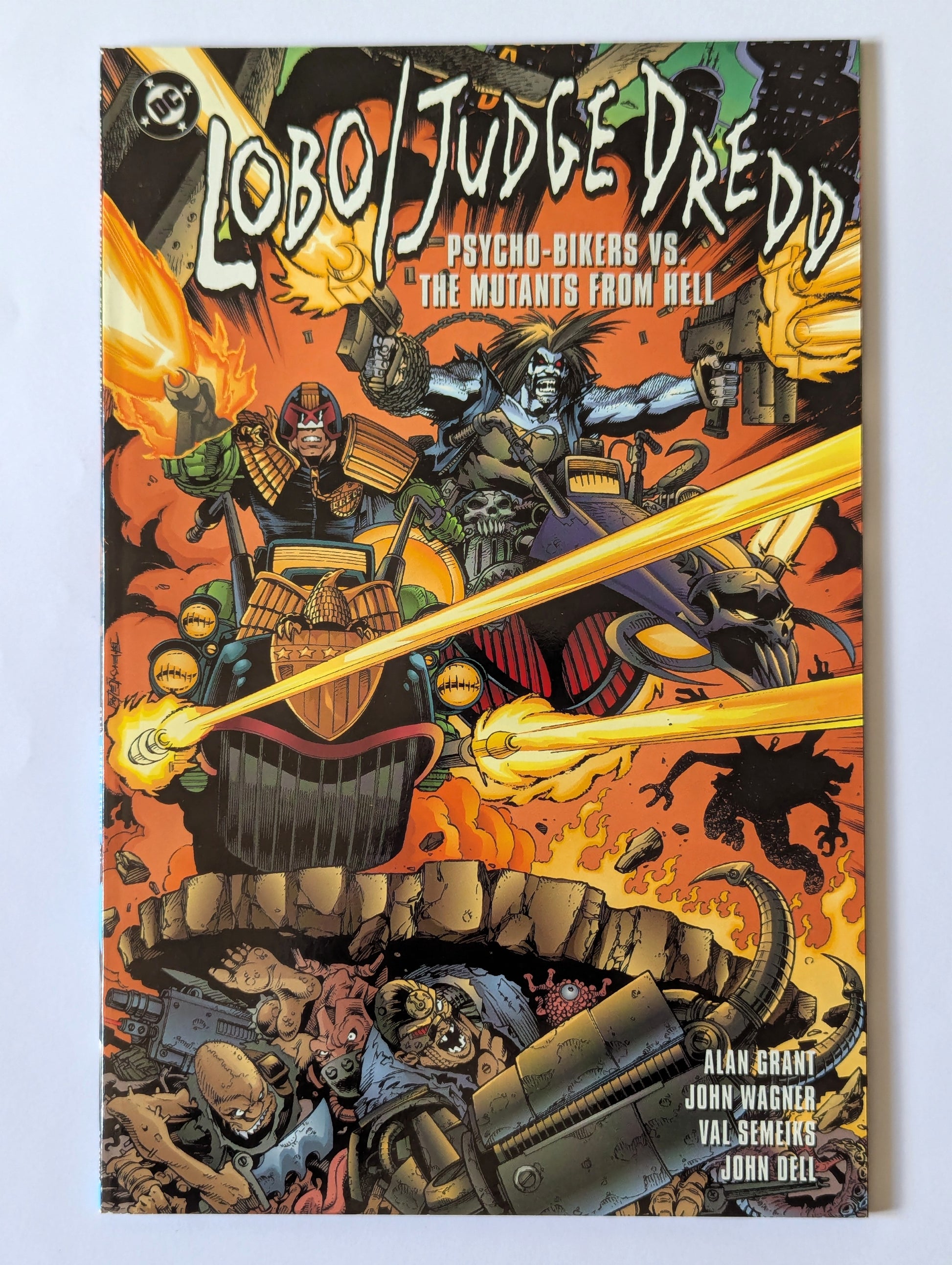 Lobo Judge Dredd Psycho Bikers vs The Mutants From Hell DC Comic Book